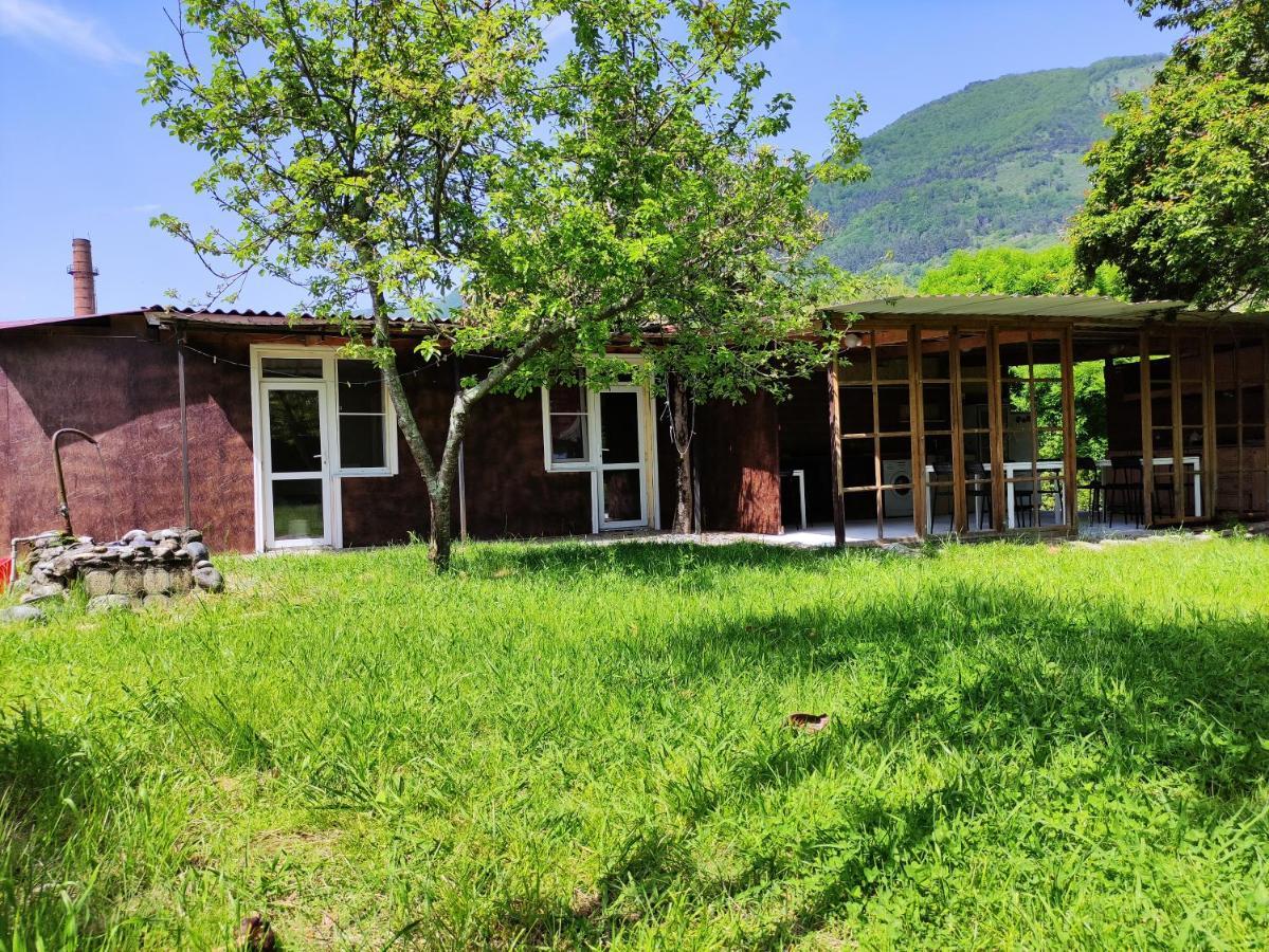 V Gostiakh U Maii Gagry Exterior photo